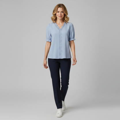 Astrid | Elegant Sommerbluse med V-Hals til Dame